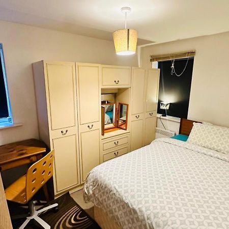 The Right Place. A Fabulous/Cozy Double Room London Bagian luar foto
